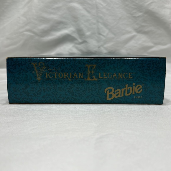 Victorian Elegance Barbie - Picture 11 of 11